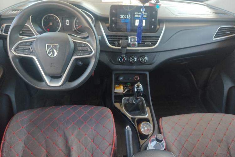 Used Baojun 730 2021 1.5L Manual Fashion Version 7 Seats Center Console