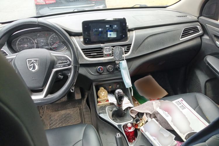 Used Baojun 730 2021 1.5L Manual Fashion Version 7 Seats Center Console