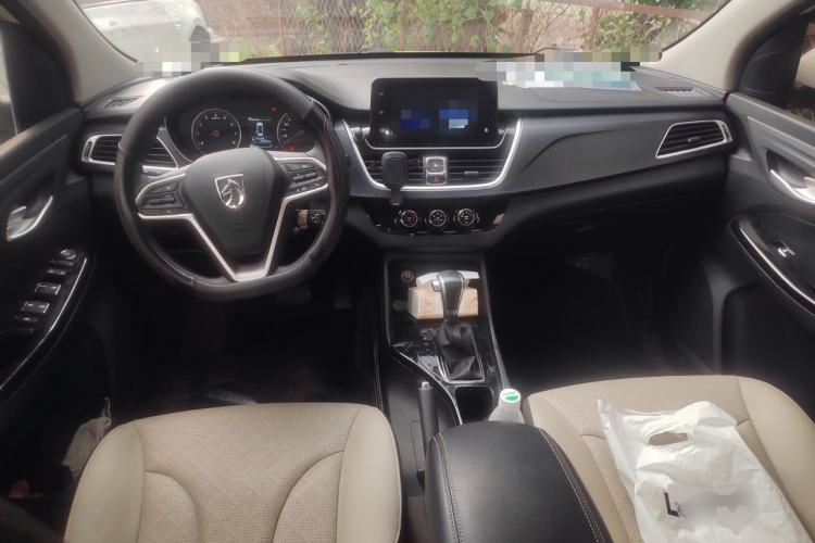 Used Baojun 730 2021 1.5T CVT Fashion Version 7 Seats Center Console