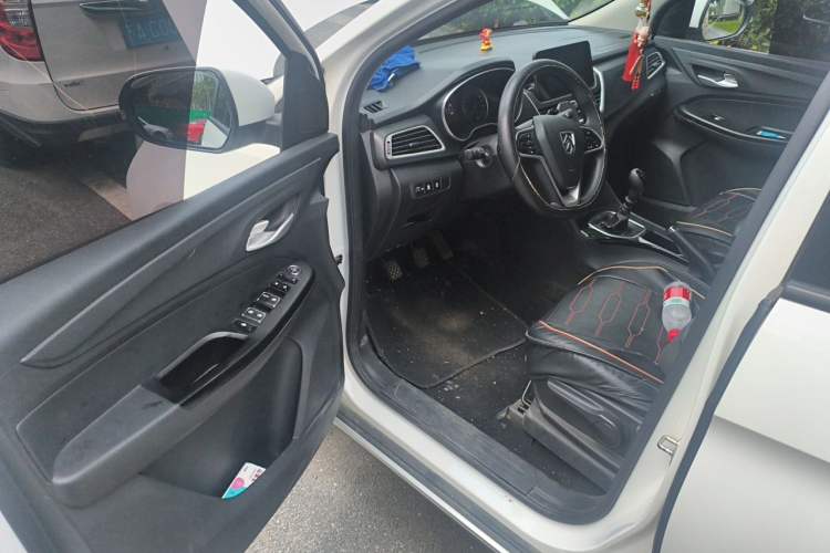 Used Baojun 730 2021 1.5L Manual Fashion Version 7 Seats Driver Seat