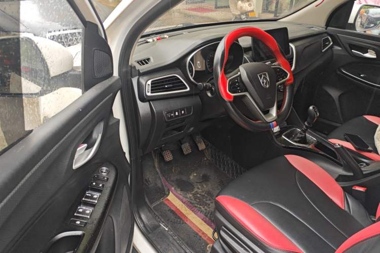 Used Baojun 730 2021 1.5L Manual Fashion Version 7 Seats Driver Seat