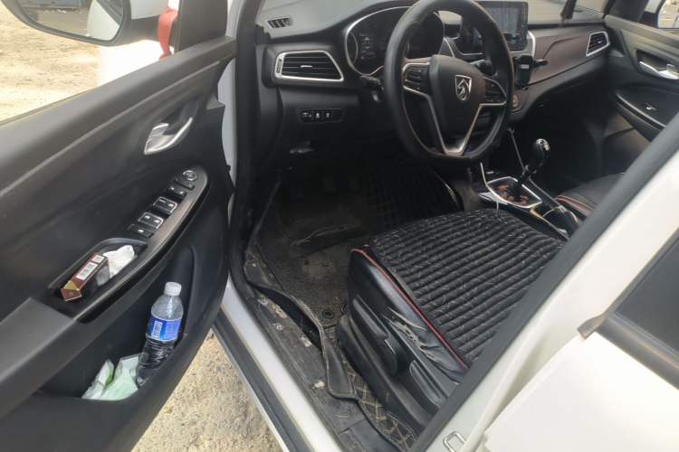 Used Baojun 730 2021 1.5L Manual Fashion Version 7 Seats Driver Seat