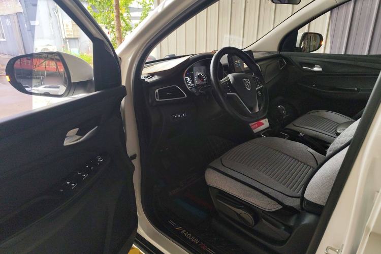 Used Baojun 730 2021 1.5L Manual Fashion Version 7 Seats Driver Seat