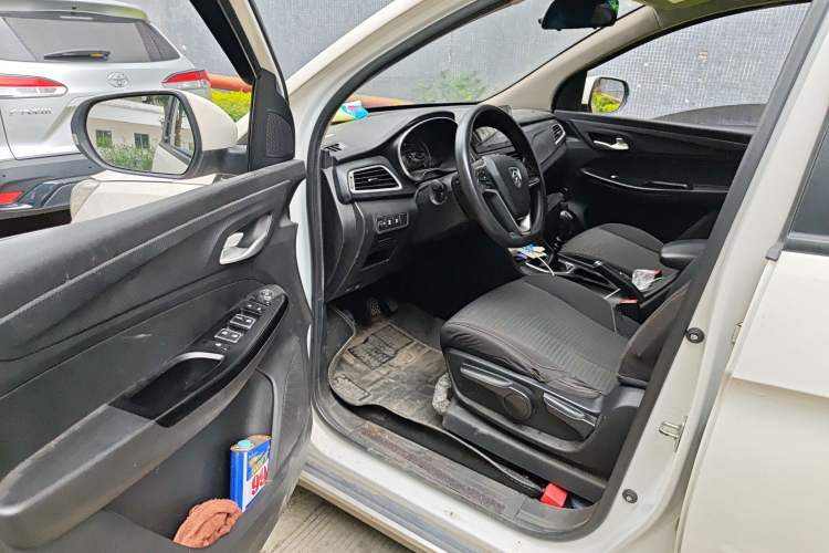 Used Baojun 730 2021 1.5L Manual Fashion Version 7 Seats Driver Seat