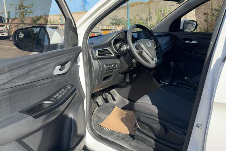 Used Baojun 730 2021 1.5T Manual Fashion Version 7 Seats Driver Seat
