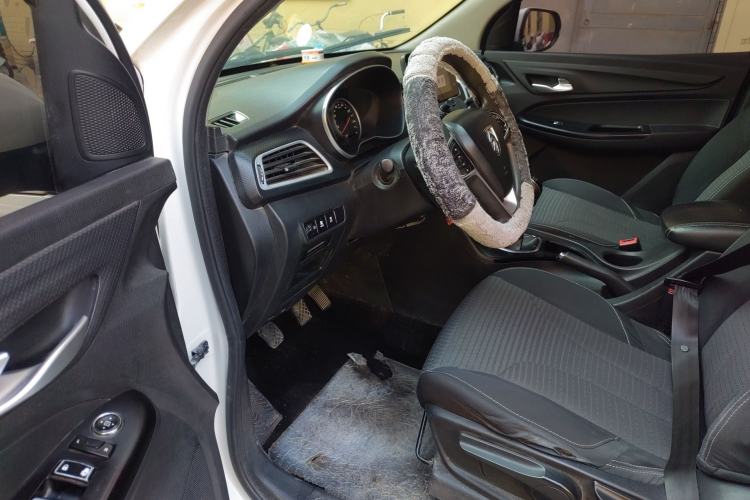 Used Baojun 730 2021 1.5L Manual Fashion Version 7 Seats Driver Seat
