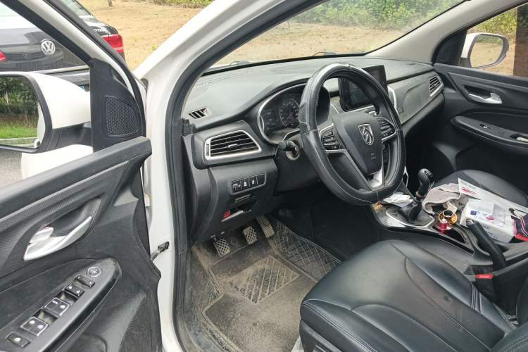 Used Baojun 730 2021 1.5L Manual Fashion Version 7 Seats Driver Seat