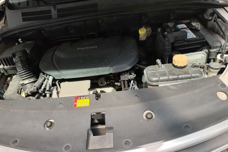 Used Baojun 730 2021 1.5T CVT Fashion Version 7 Seats Engine Bay