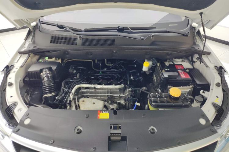 Used Baojun 730 2021 1.5T CVT Fashion Version 7 Seats Engine Bay