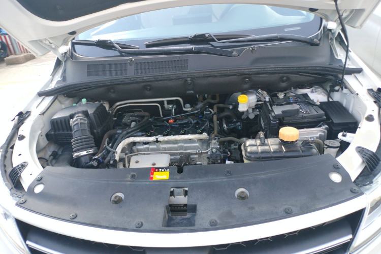 Used Baojun 730 2021 1.5T CVT Fashion Version 7 Seats Engine Bay