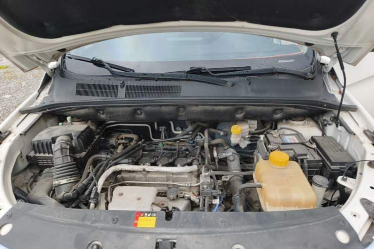 Used Baojun 730 2021 1.5T Manual Fashion Version 7 Seats Engine Bay