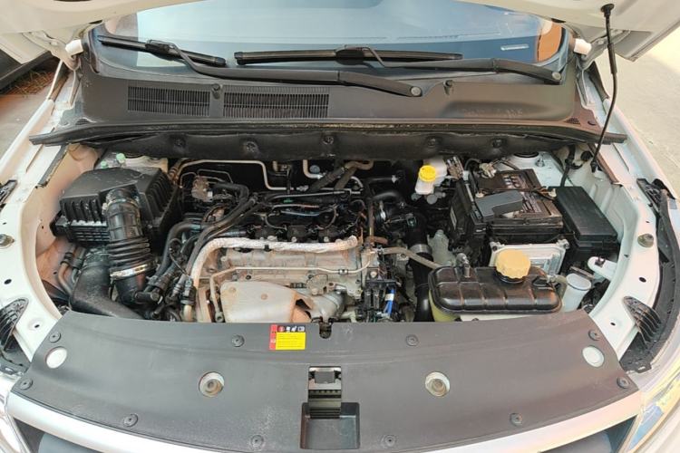 Used Baojun 730 2021 1.5T CVT Fashion Version 7 Seats Engine Bay