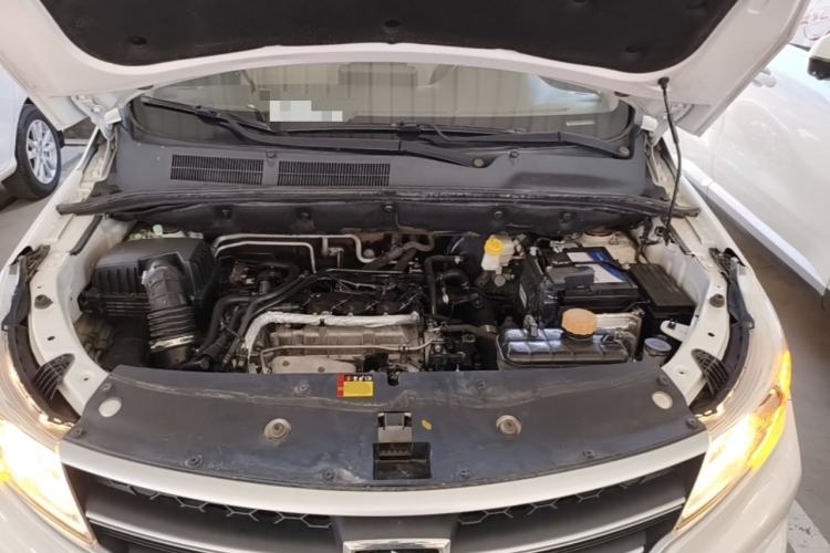 Used Baojun 730 2021 1.5T CVT Fashion Version 7 Seats Engine Bay