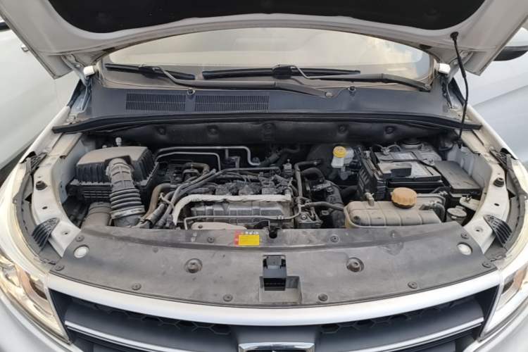 Used Baojun 730 2021 1.5T CVT Fashion Version 7 Seats Engine Bay