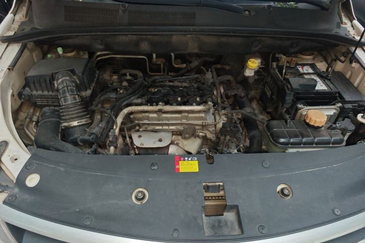 Used Baojun 730 2021 1.5T CVT Fashion Version 7 Seats Engine Bay