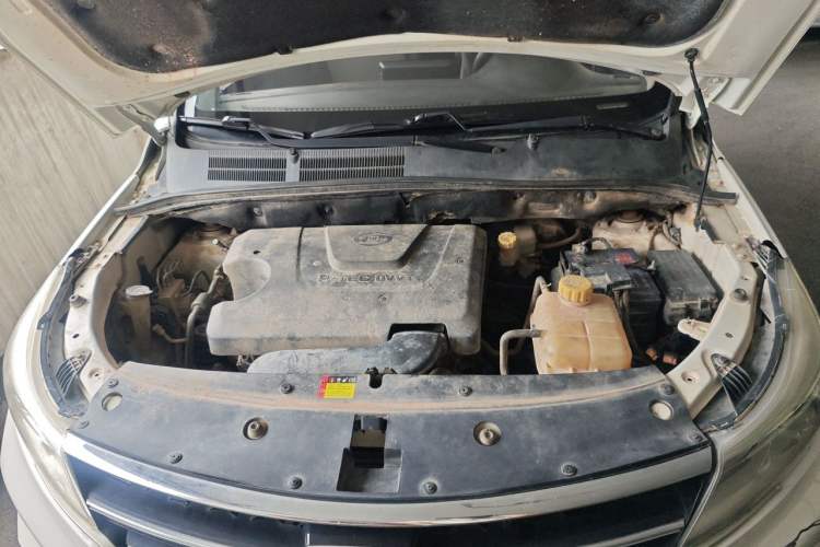 Used Baojun 730 2021 1.5L Manual Fashion Version 7 Seats Engine Bay