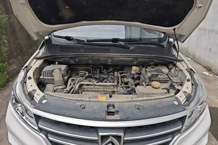 Used Baojun 730 2021 1.5T CVT Fashion Version 7 Seats Engine Bay
