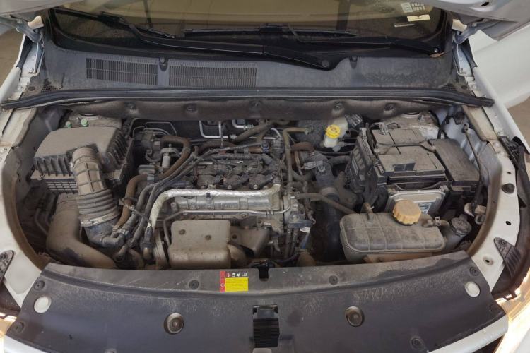 Used Baojun 730 2021 1.5T CVT Fashion Version 7 Seats Engine Bay