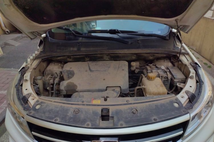 Used Baojun 730 2021 1.5L Manual Fashion Version 7 Seats Engine Bay