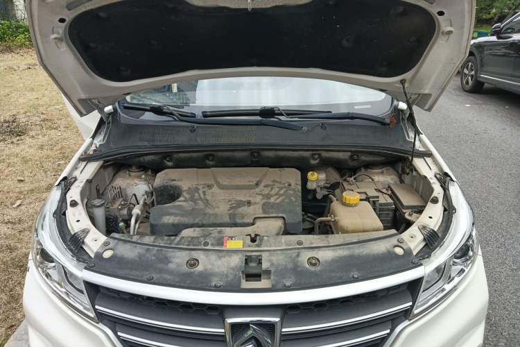 Used Baojun 730 2021 1.5L Manual Fashion Version 7 Seats Engine Bay