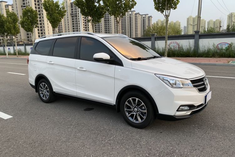 Used Baojun 730 2021 1.5L Manual Fashion Version 7 Seats Exterior 2