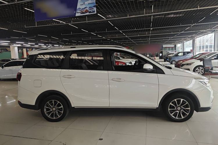 Used Baojun 730 2021 1.5T CVT Fashion Version 7 Seats Exterior 2