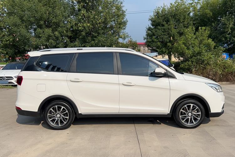 Used Baojun 730 2021 1.5T CVT Fashion Version 7 Seats Exterior 2