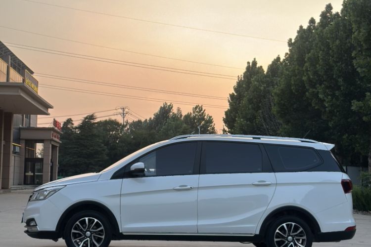 Used Baojun 730 2021 1.5T CVT Fashion Version 7 Seats Exterior 2