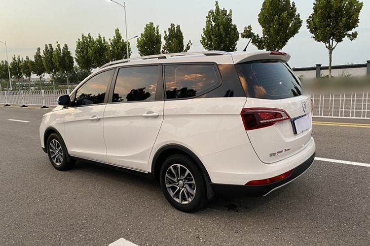 Used Baojun 730 2021 1.5L Manual Fashion Version 7 Seats Exterior 3