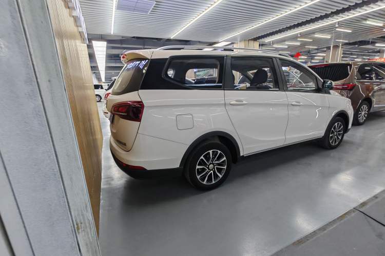 Used Baojun 730 2021 1.5T CVT Fashion Version 7 Seats Exterior 4