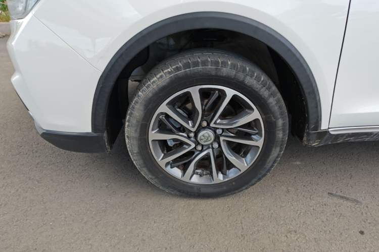 Used Baojun 730 2021 1.5L Manual Fashion Version 7 Seats Exterior 4