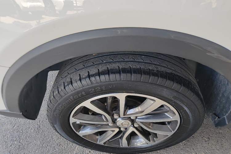 Used Baojun 730 2021 1.5L Manual Fashion Version 7 Seats Exterior 5