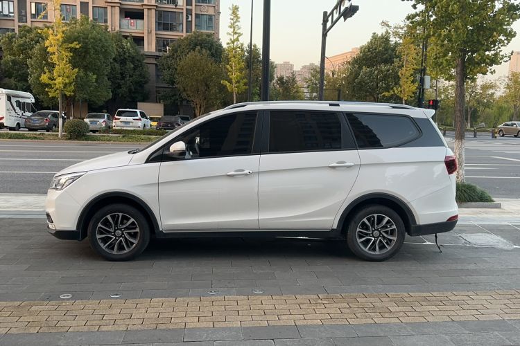 Used Baojun 730 2021 1.5T CVT Fashion Version 7 Seats Exterior 5