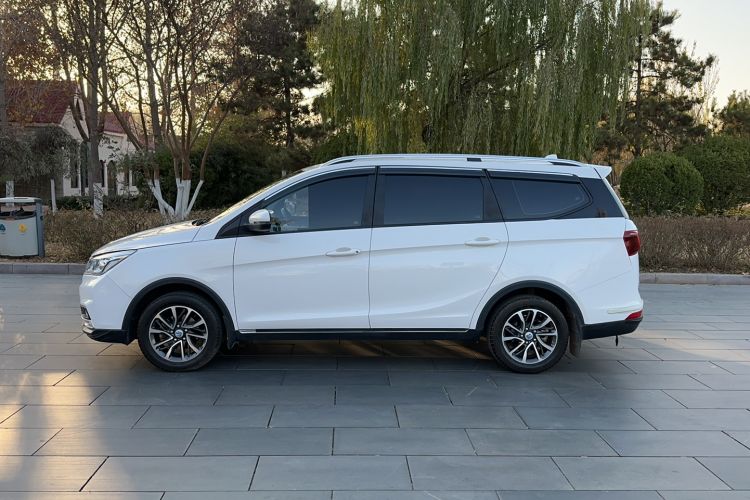 Used Baojun 730 2021 1.5L Manual Fashion Version 7 Seats Exterior 7
