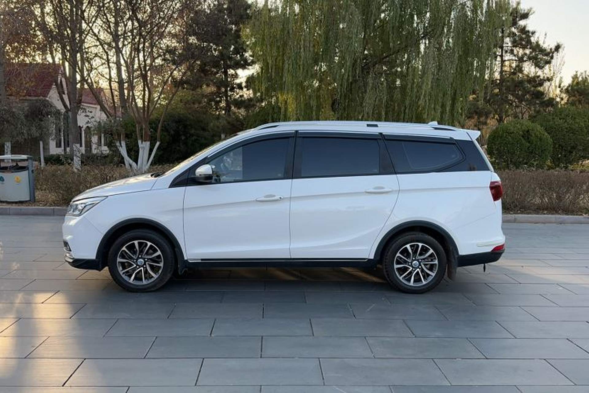 Used Baojun 730 2021 1.5L Manual Fashion Version 7 Seats Exterior 7