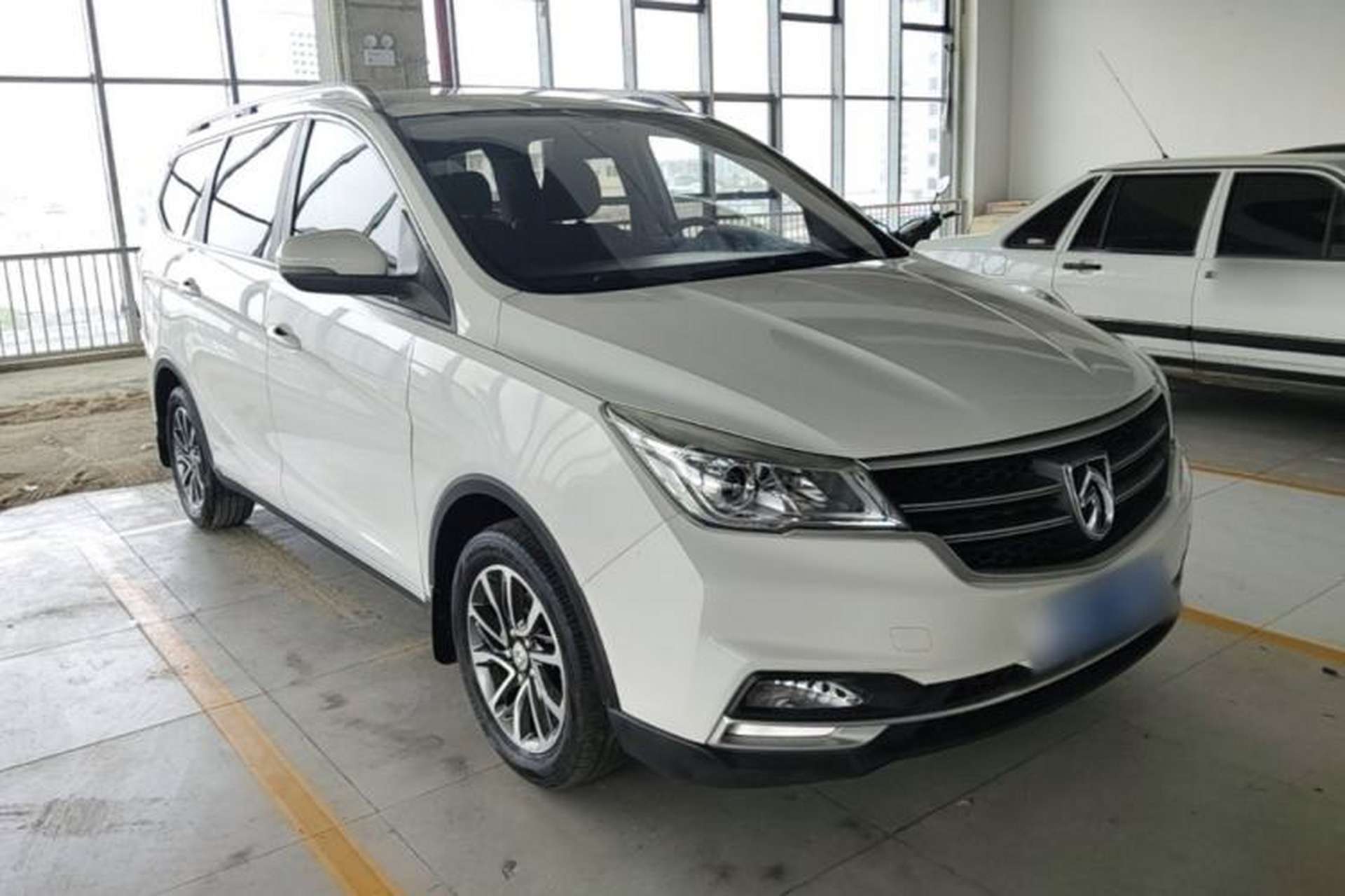 Used Baojun 730 2021 1.5L Manual Fashion Version 7 Seats Front Right 45 Deg