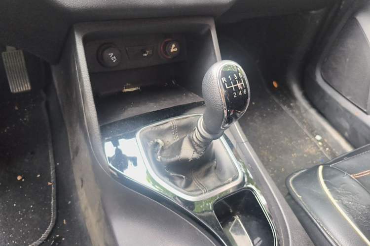 Used Baojun 730 2021 1.5L Manual Fashion Version 7 Seats Gear Lever