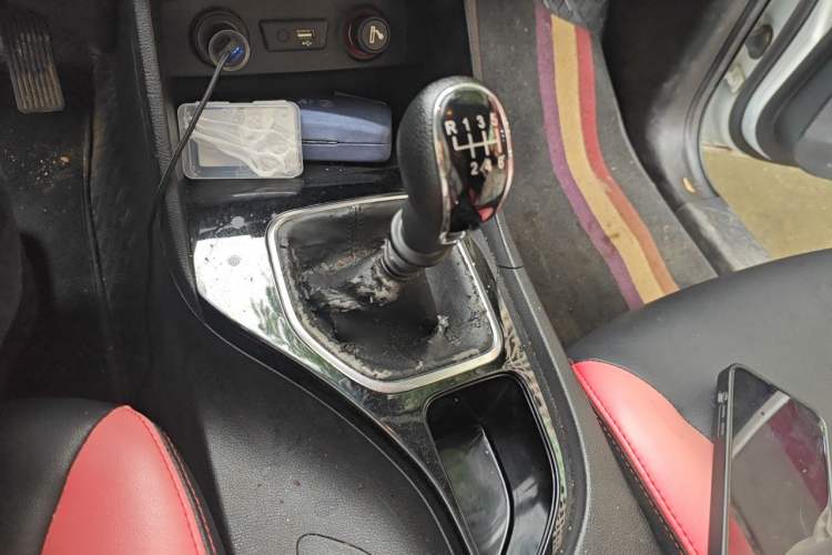 Used Baojun 730 2021 1.5L Manual Fashion Version 7 Seats Gear Lever