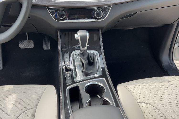 Used Baojun 730 2021 1.5T CVT Flagship Version 7 Seats Gear Lever
