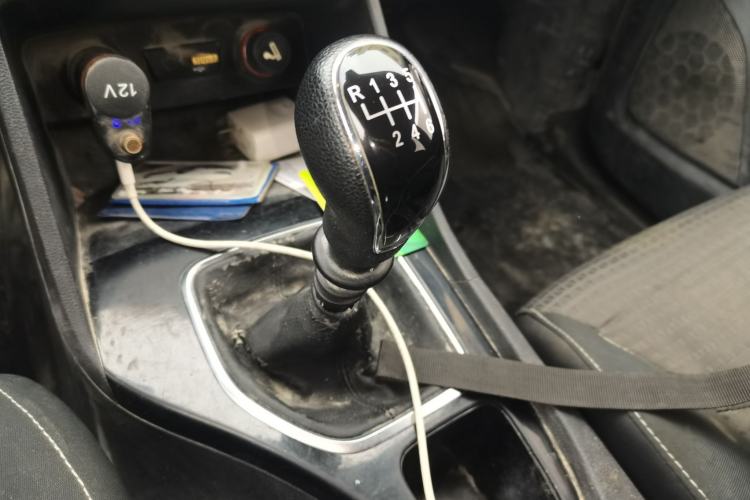 Used Baojun 730 2021 1.5L Manual Fashion Version 7 Seats Gear Lever