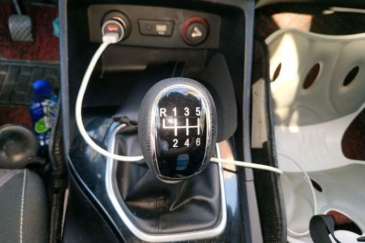 Used Baojun 730 2021 1.5L Manual Fashion Version 7 Seats Gear Lever