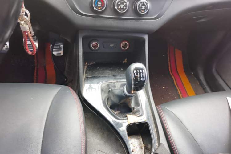 Used Baojun 730 2021 1.5T Manual Fashion Version 7 Seats Gear Lever