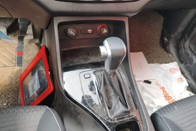 Used Baojun 730 2021 1.5T CVT Fashion Version 7 Seats Gear Lever