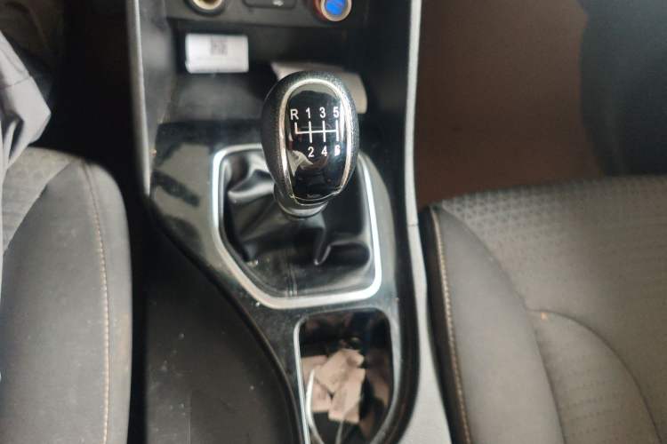 Used Baojun 730 2021 1.5L Manual Fashion Version 7 Seats Gear Lever