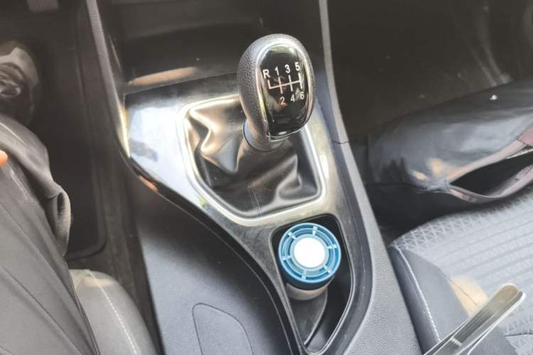 Used Baojun 730 2021 1.5L Manual Fashion Version 7 Seats Gear Lever