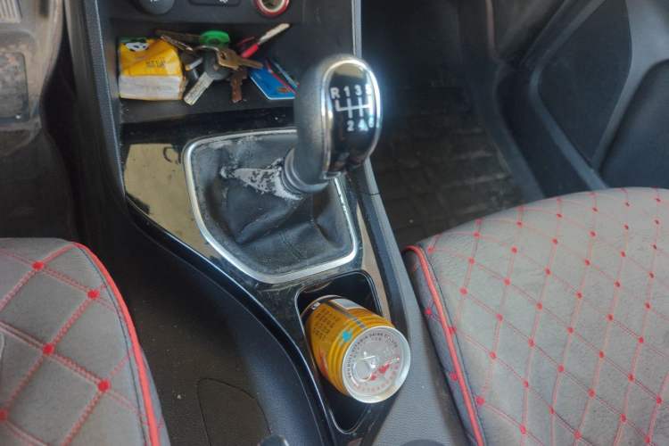 Used Baojun 730 2021 1.5L Manual Fashion Version 7 Seats Gear Lever
