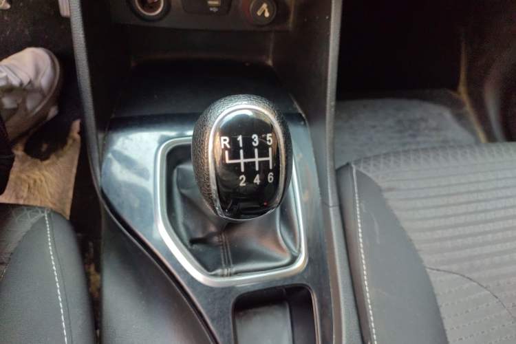 Used Baojun 730 2021 1.5L Manual Fashion Version 7 Seats Gear Lever