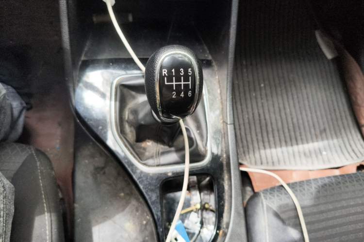Used Baojun 730 2021 1.5L Manual Fashion Version 7 Seats Gear Lever