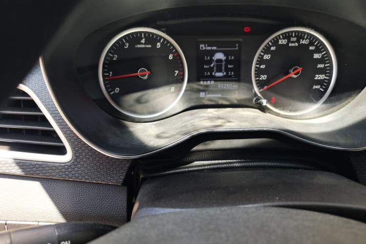 Used Baojun 730 2021 1.5L Manual Fashion Version 7 Seats Instrument Cluster