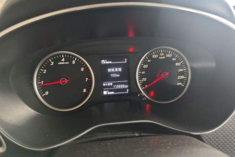 Used Baojun 730 2021 1.5L Manual Fashion Version 7 Seats Instrument Cluster